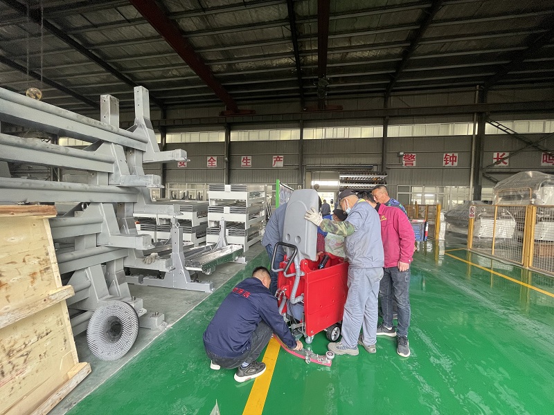 針對不同地面，怎么使用洗地機？