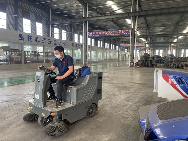 掃地車電瓶保養(yǎng)有哪些技巧 DSS5 (2).jpg