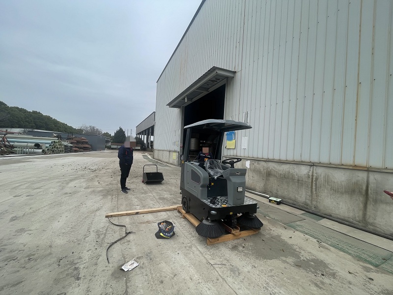 工業(yè)掃地機(jī)日常維護(hù)